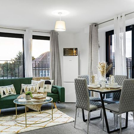One And Two Bed Apartments Slough Near Heathrow 科恩布鲁克 外观 照片