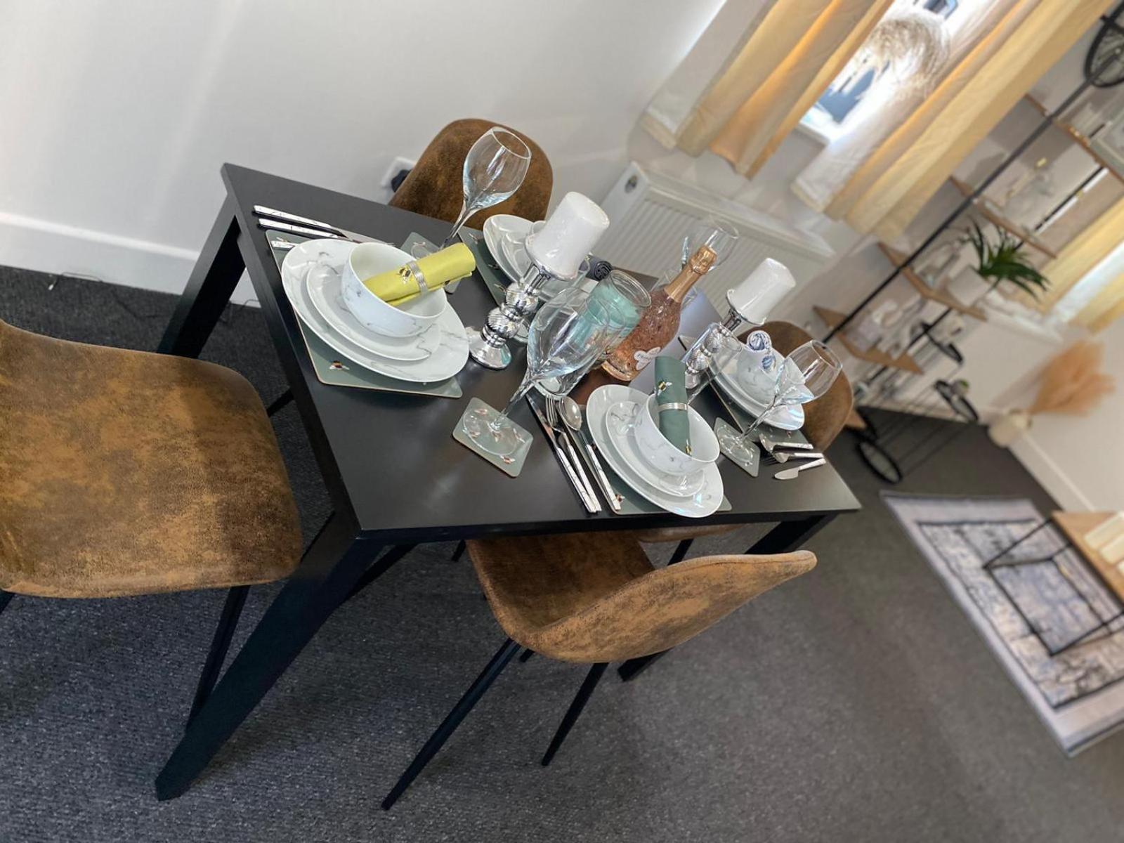 One And Two Bed Apartments Slough Near Heathrow 科恩布鲁克 外观 照片
