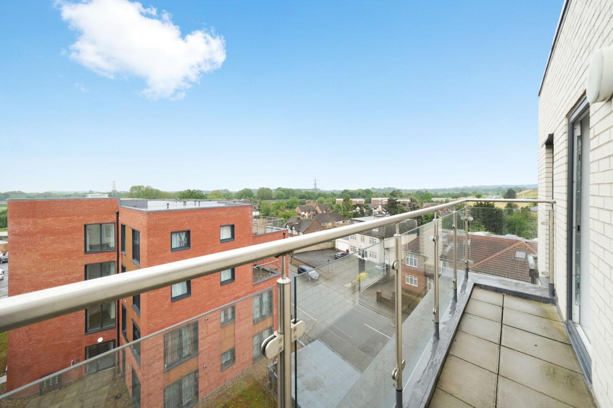 One And Two Bed Apartments Slough Near Heathrow 科恩布鲁克 外观 照片