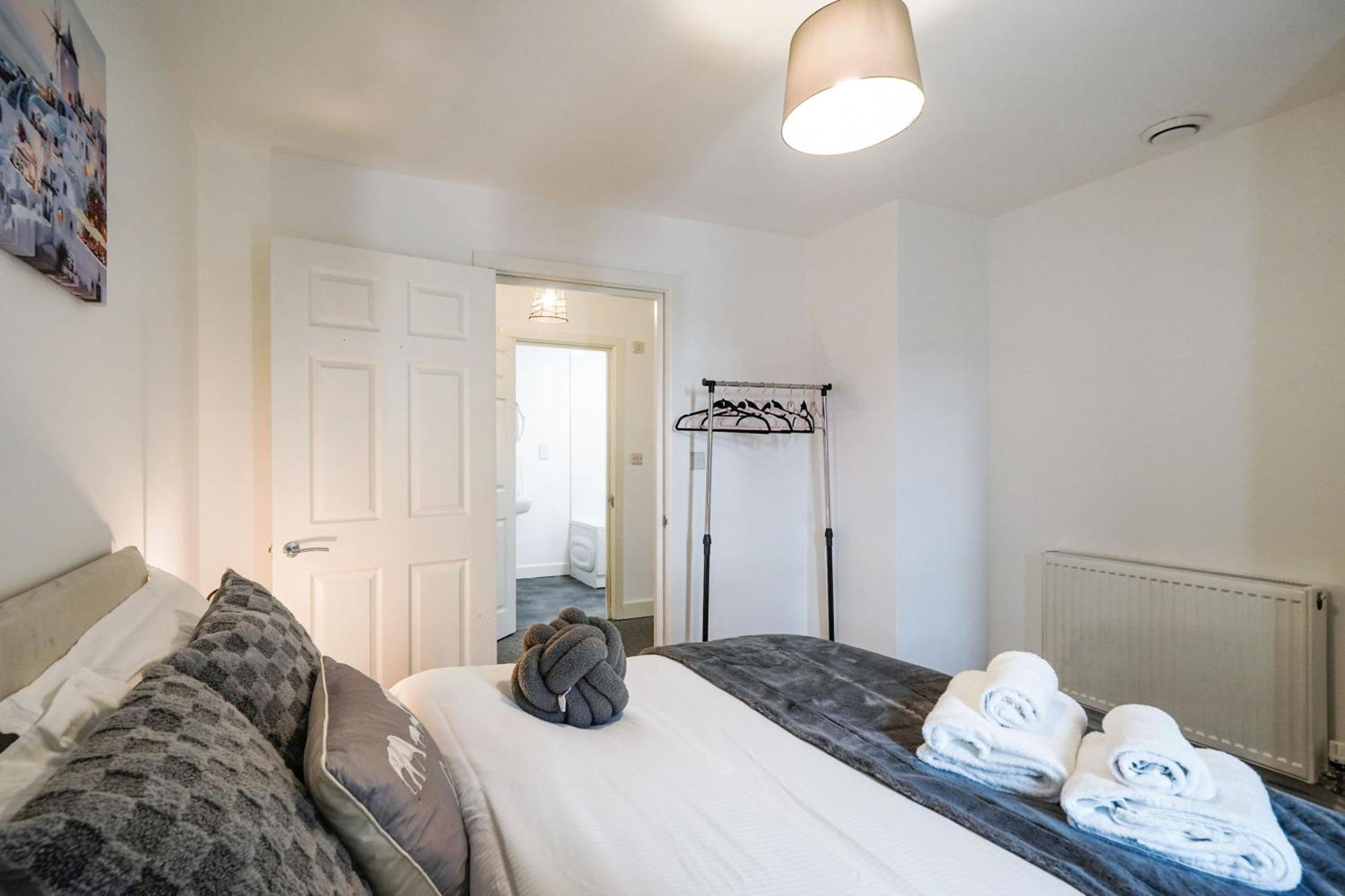 One And Two Bed Apartments Slough Near Heathrow 科恩布鲁克 外观 照片