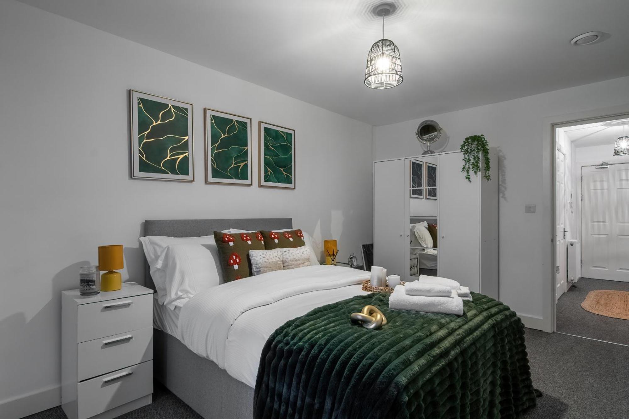One And Two Bed Apartments Slough Near Heathrow 科恩布鲁克 外观 照片