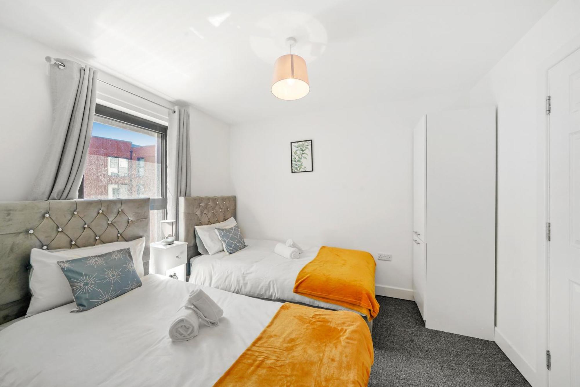 One And Two Bed Apartments Slough Near Heathrow 科恩布鲁克 外观 照片