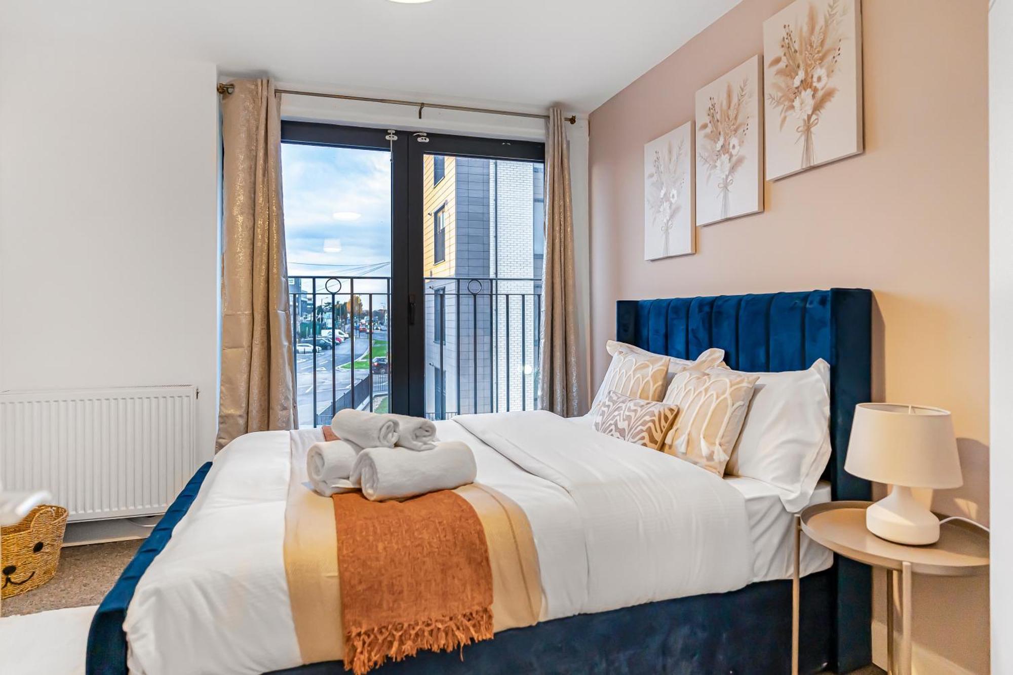 One And Two Bed Apartments Slough Near Heathrow 科恩布鲁克 外观 照片