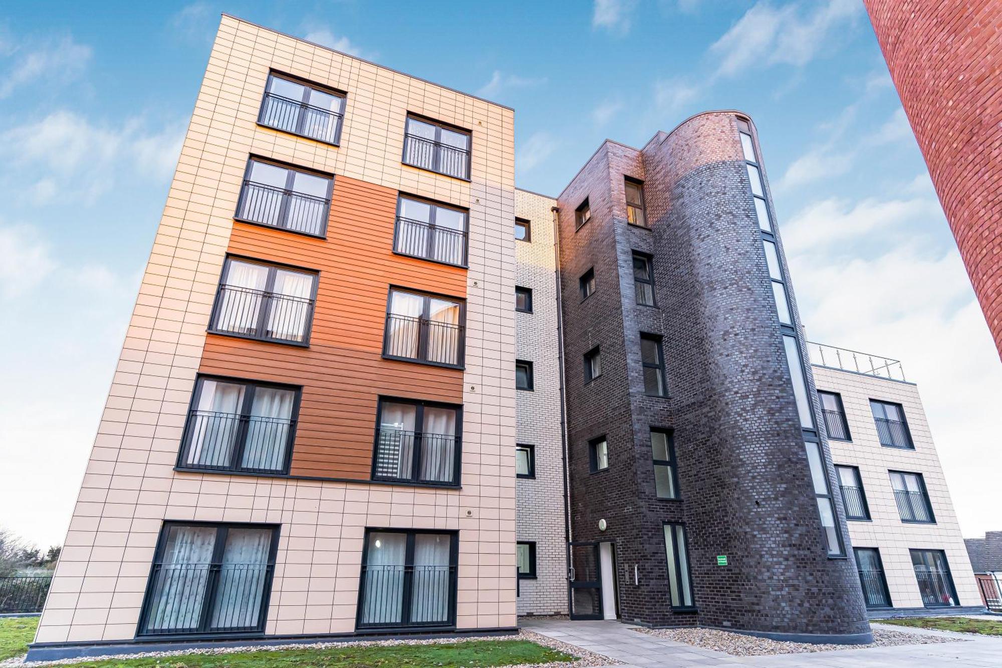 One And Two Bed Apartments Slough Near Heathrow 科恩布鲁克 外观 照片